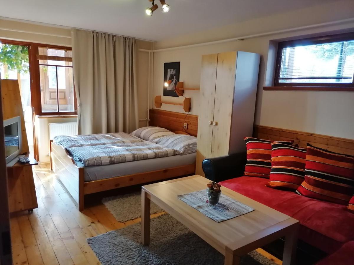 Family House - Apartmany Zuzana Stara Lesna Bagian luar foto